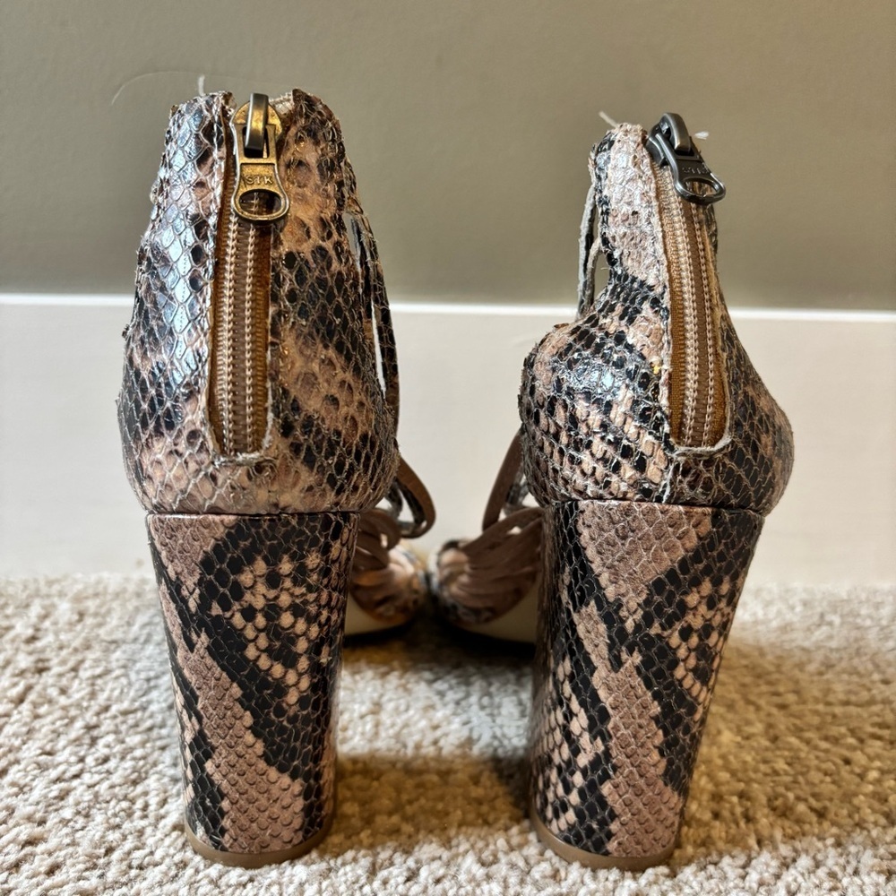 Raphaella Booz Anthropologie Snake Print Heel - size 6 - Picture 4 of 12